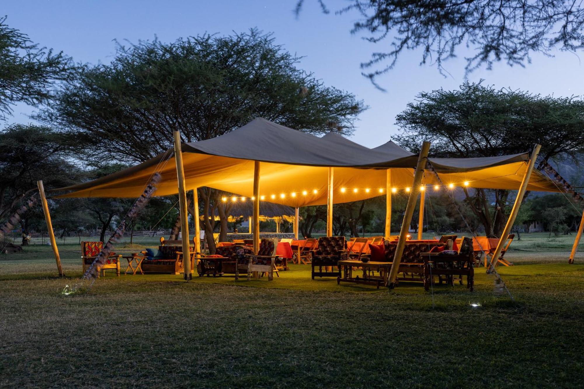 Lake Natron Maasai Giraffe Eco Lodge And Camping Mtowabaga Exterior foto