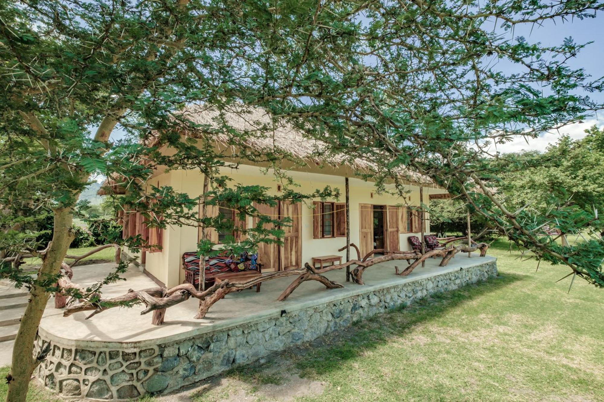 Lake Natron Maasai Giraffe Eco Lodge And Camping Mtowabaga Exterior foto